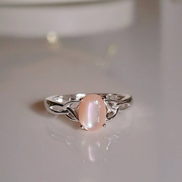 925 Sterling Silver Pink Mother of Pearl Ring, Celtic Irish Ring - Picture 6 of 7